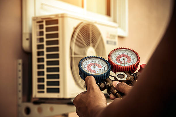 Professional Hvac technician working in Bainbridge Island, WA